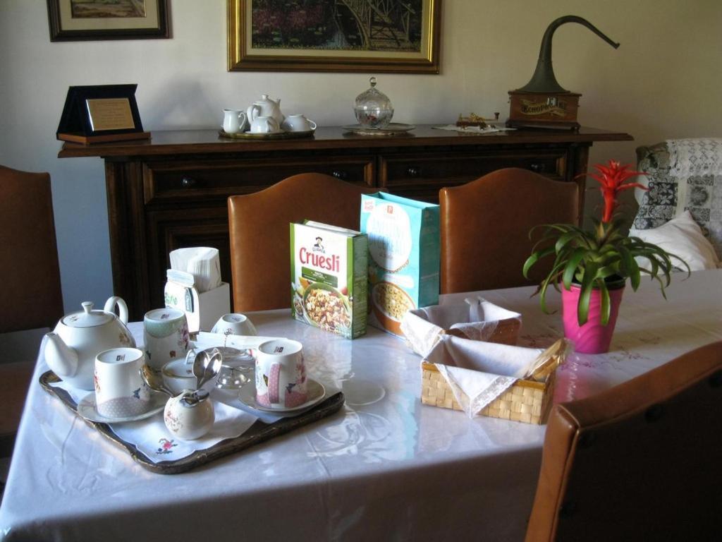 La Casa Dei Pini Bed & Breakfast Malnate Екстериор снимка