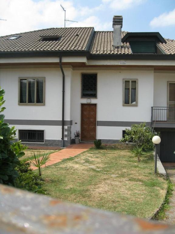 La Casa Dei Pini Bed & Breakfast Malnate Екстериор снимка