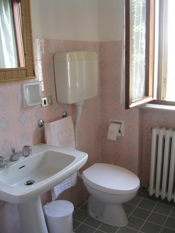 La Casa Dei Pini Bed & Breakfast Malnate Екстериор снимка